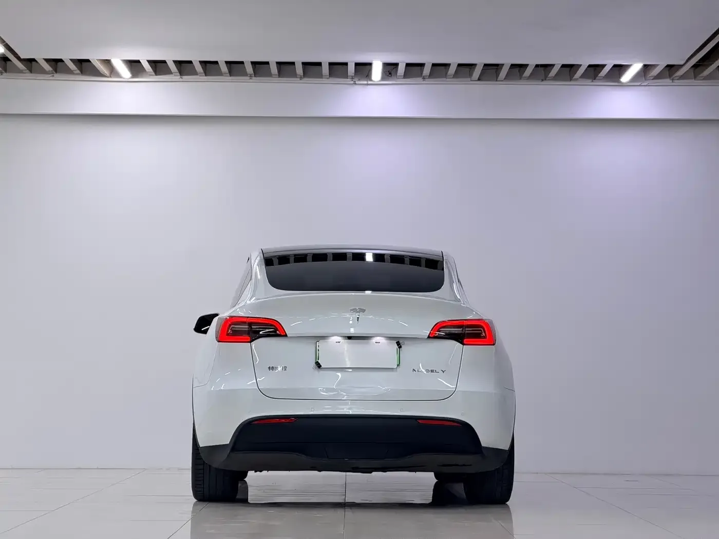 Tesla Model Y 2022 Facelift Rear-Wheel Drive Version — Фото автомобиля 12