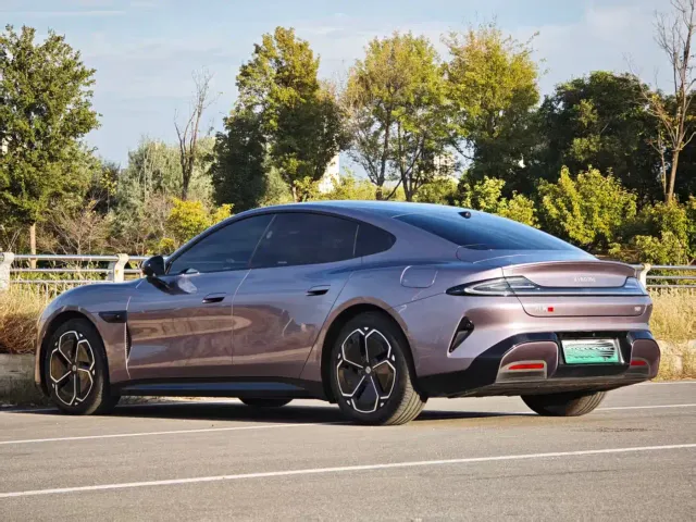 Xiaomi SU7 — Фото автомобиля 7