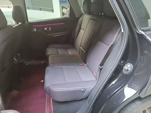 Leapmotor C10 — Фото автомобиля 16