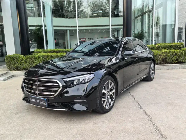 Фотография автомобиля — Mercedes-Benz E-Class
