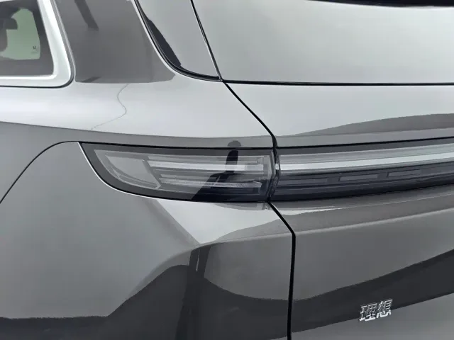Li Auto L6 — Фото автомобиля 9