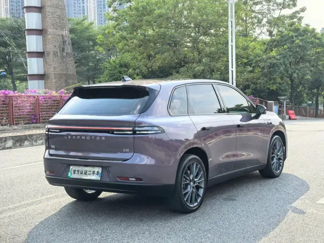 Leapmotor C10 — Фото автомобиля 20