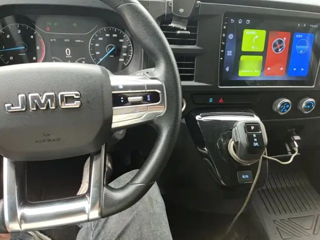 Jiangling JMC Fushun 2025 Model 2.0T 8AT Diesel Medium Wheelbase Medium-High Roof Commercial Multi-purpose Vehicle 7 Seater — Фото автомобиля 5