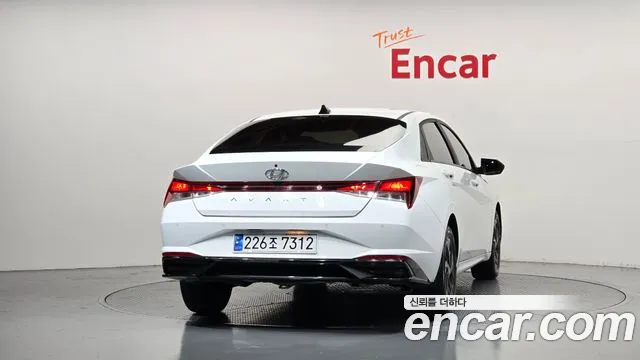 Hyundai Avante — Фото автомобиля 4