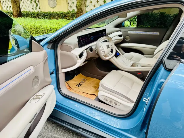 IM Motors L6 — Фото автомобиля 8