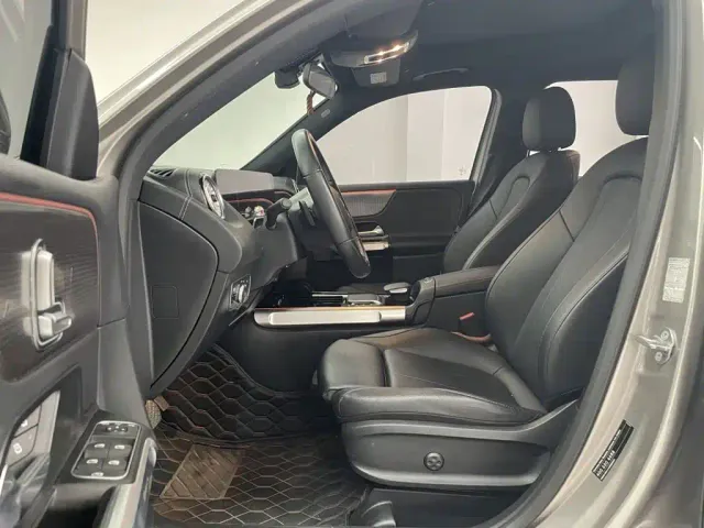 Mercedes-Benz GLB-Class — Фото автомобиля 6