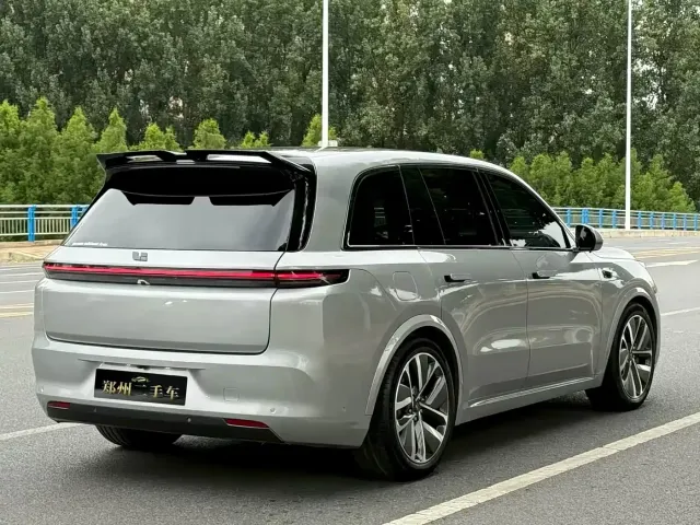 Li Auto L8 — Фото автомобиля 18
