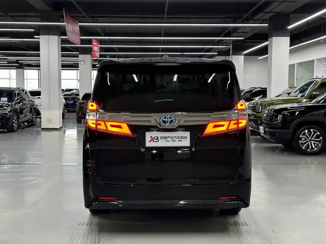Toyota Vellfire — Фото автомобиля 12