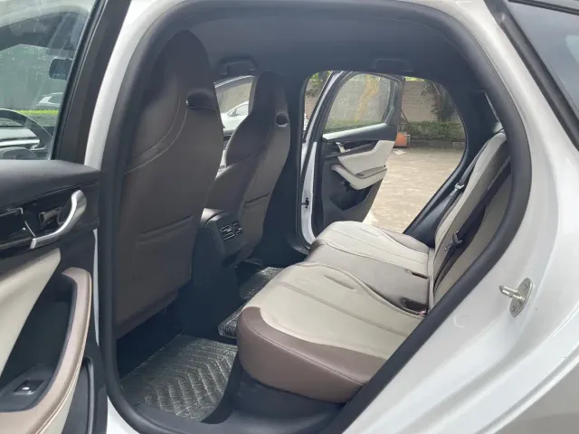 BYD Qin PLUS — Фото автомобиля 10
