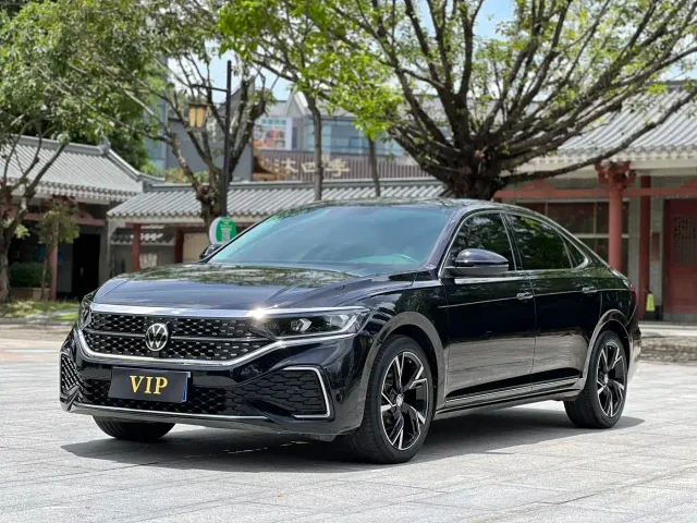 Фотография автомобиля — Volkswagen Passat
