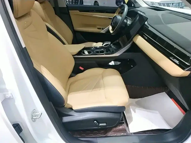 Geely Boyue L — Фото автомобиля 24