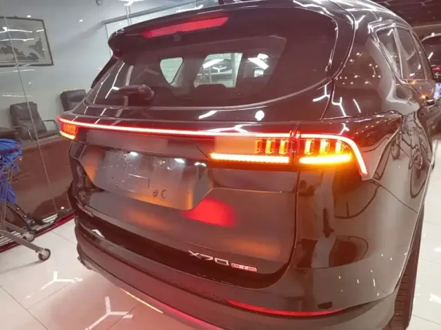 Jetour X70 Plus — Фото автомобиля 5
