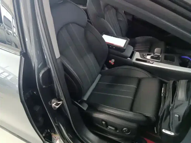 Audi A4L — Фото автомобиля 24