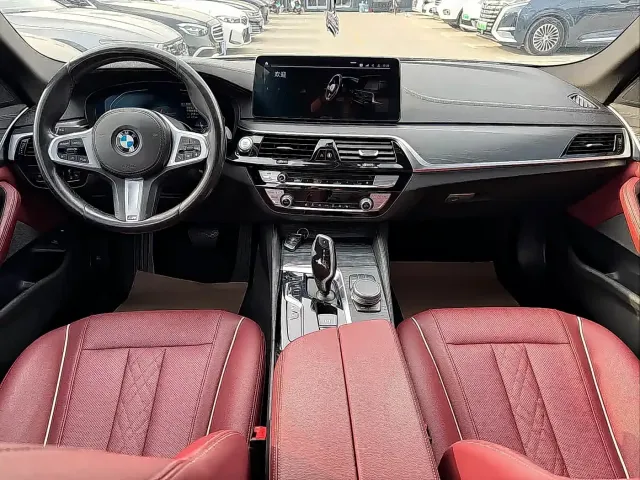 BMW BMW 5 Series New Energy 2022 535Le M Sport Package — Фото автомобиля 15