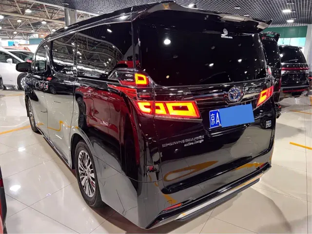 Toyota Vellfire — Фото автомобиля 15