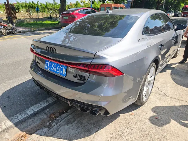 Audi A7L — Фото автомобиля 6