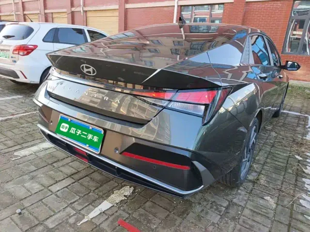 Hyundai Elantra — Фото автомобиля 6
