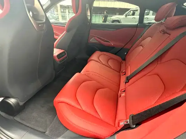 Xiaomi SU7 — Фото автомобиля 6