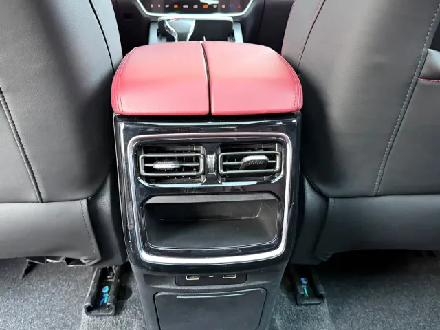 Jetour X70 Plus — Фото автомобиля 16