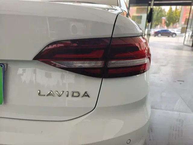 Volkswagen Lavida — Фото автомобиля 7