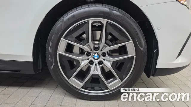 BMW 5-Series 5 серия (G60) — Фото автомобиля 19