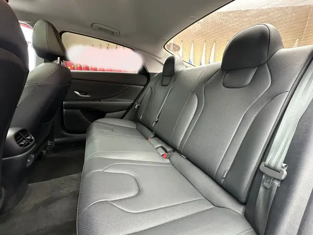 Hyundai Elantra — Фото автомобиля 17