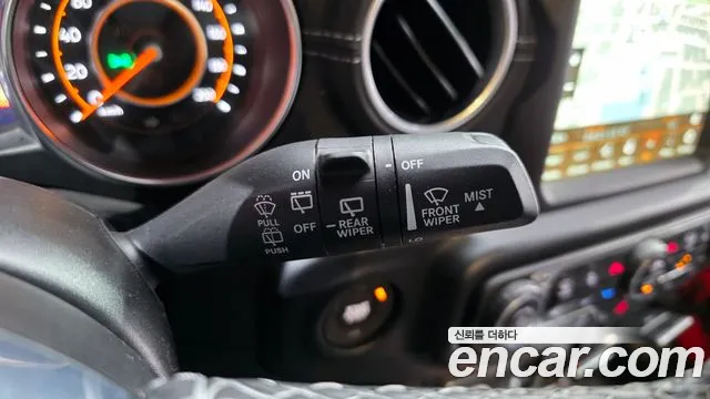 Jeep Wrangler Wrangler (JL) 2.0 Overland 4 двери — Фото автомобиля 27