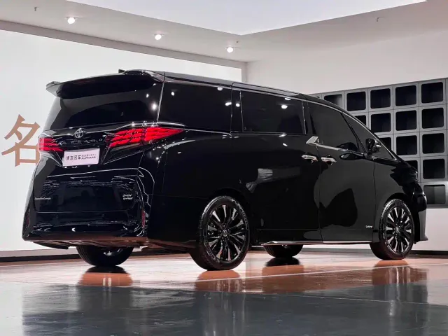 Toyota Alphard — Фото автомобиля 5
