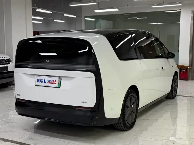 Li Auto MEGA — Фото автомобиля 6