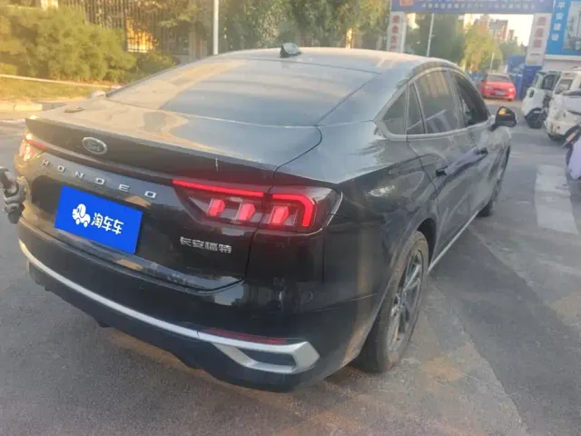 Ford Mondeo — Фото автомобиля 3