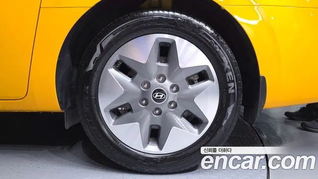 Hyundai Staria Staria L3.5 Школьный автобус — Фото автомобиля 5