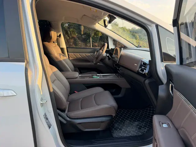 Wuling Starlight 730 — Фото автомобиля 15