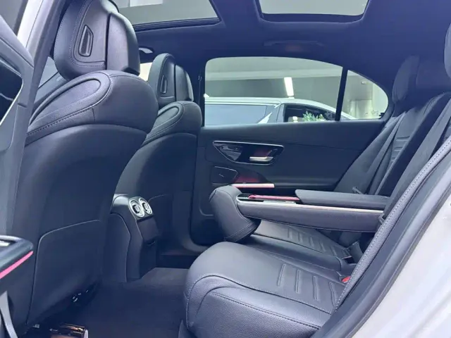 Mercedes-Benz C-Class — Фото автомобиля 12