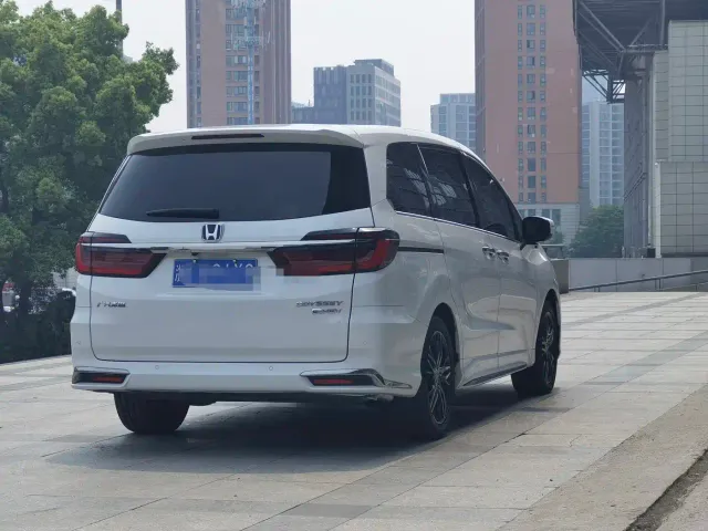 Honda Odyssey — Фото автомобиля 4