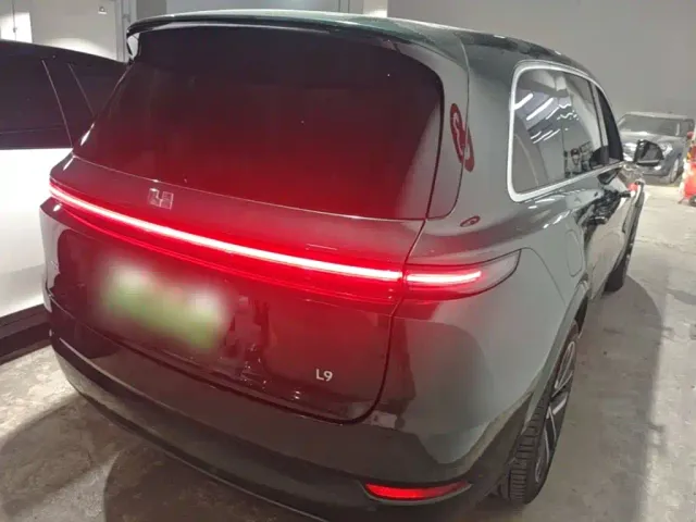Li Auto L9 — Фото автомобиля 6