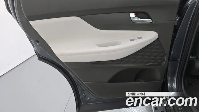 Hyundai Santafe — Фото автомобиля 21