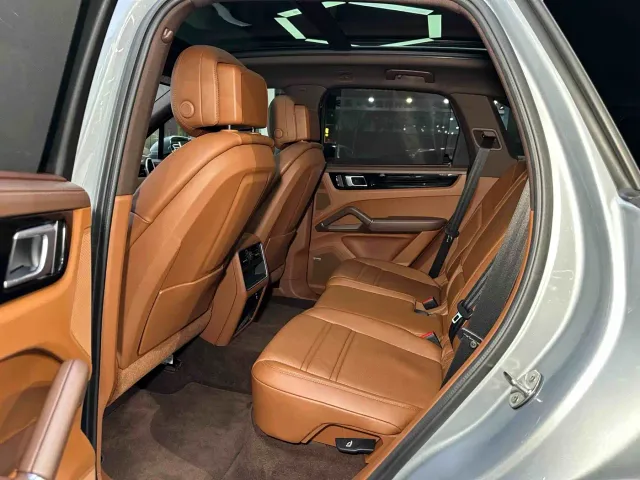 Porsche Cayenne 2022 Cayenne 3.0T Platinum Edition — Фото автомобиля 6