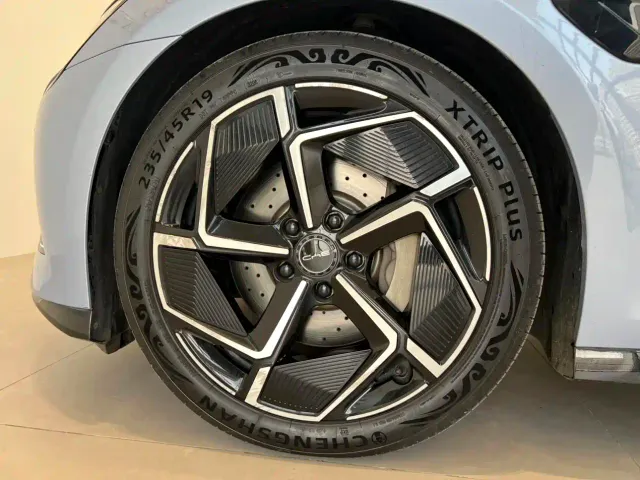 BYD Seal — Фото автомобиля 10