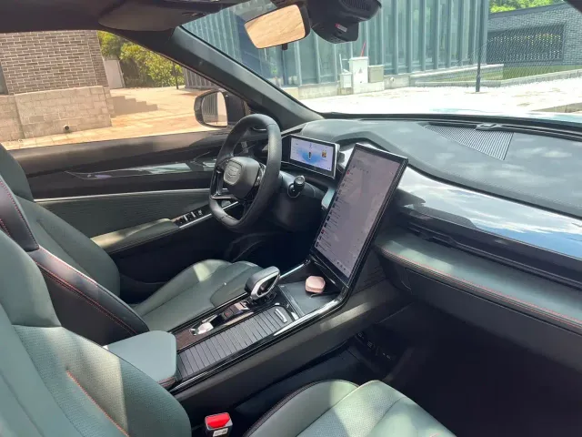 Geely Boyue — Фото автомобиля 15