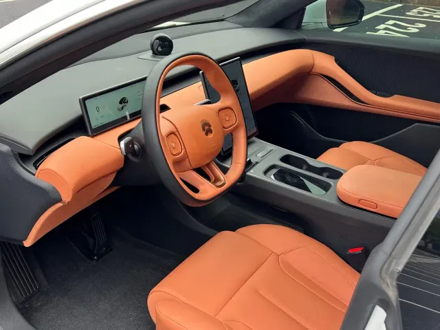 Nio ET5 — Фото автомобиля 6