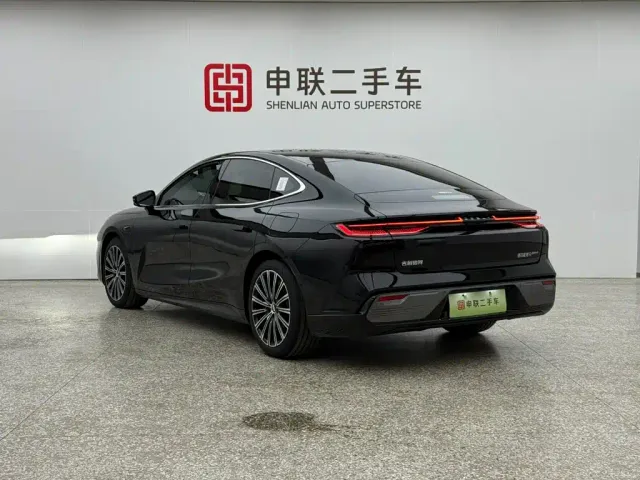 Geely Galaxy Xingyao 8 — Фото автомобиля 4