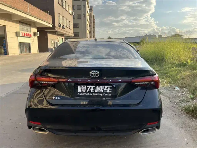 Toyota Avalon — Фото автомобиля 8