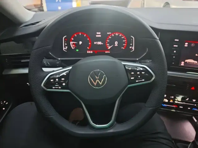 Volkswagen Passat — Фото автомобиля 10