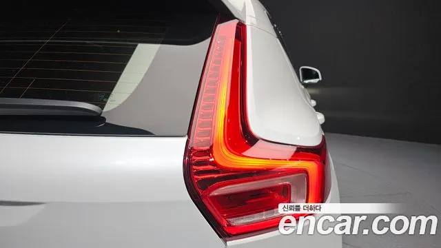Вольво XC40 B4 Ultra Bright — Фото автомобиля 17