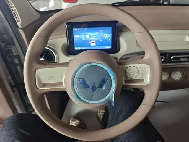 Wuling Hongguang Mini EV — Фото автомобиля 10