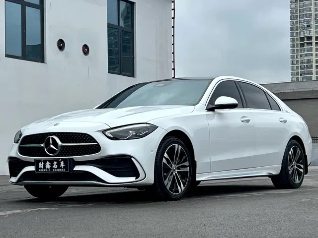 Фотография автомобиля — Mercedes-Benz C-Class