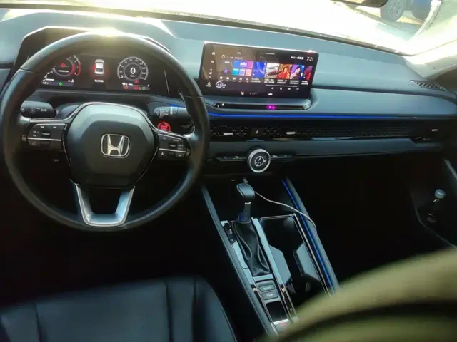 Honda Accord — Фото автомобиля 12