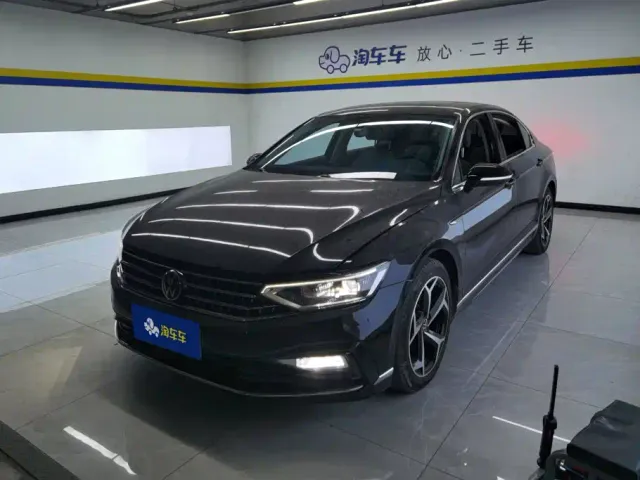 Фотография автомобиля — Volkswagen Magotan