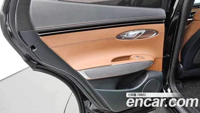 Genesis GV70 2.5T Бензин AWD — Фото автомобиля 24