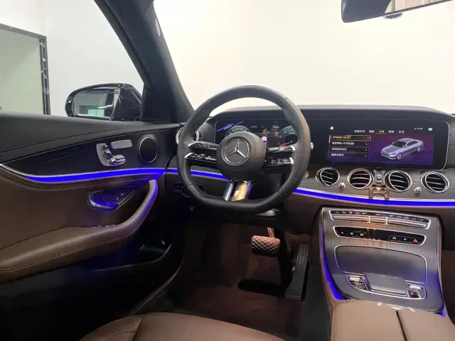 Mercedes-Benz E-Class — Фото автомобиля 16